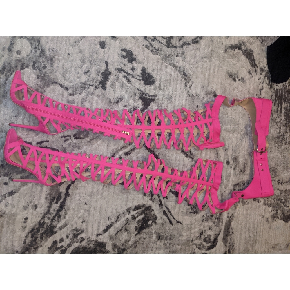 Hot Pink Garter/Heel set (never used)